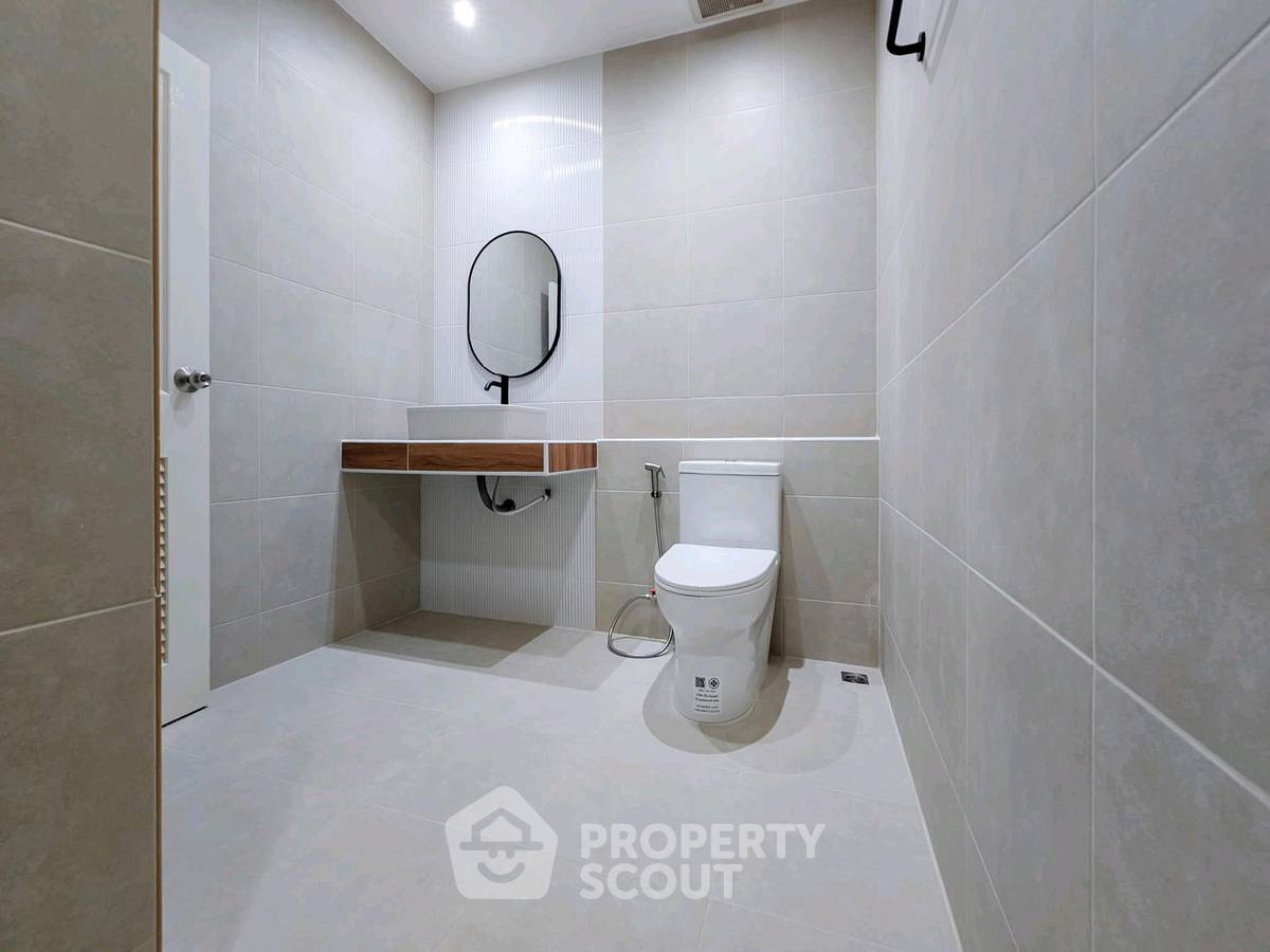 picture 3-BR Townhouse in Bang Rak Yai (ID 3384664) - 29/32