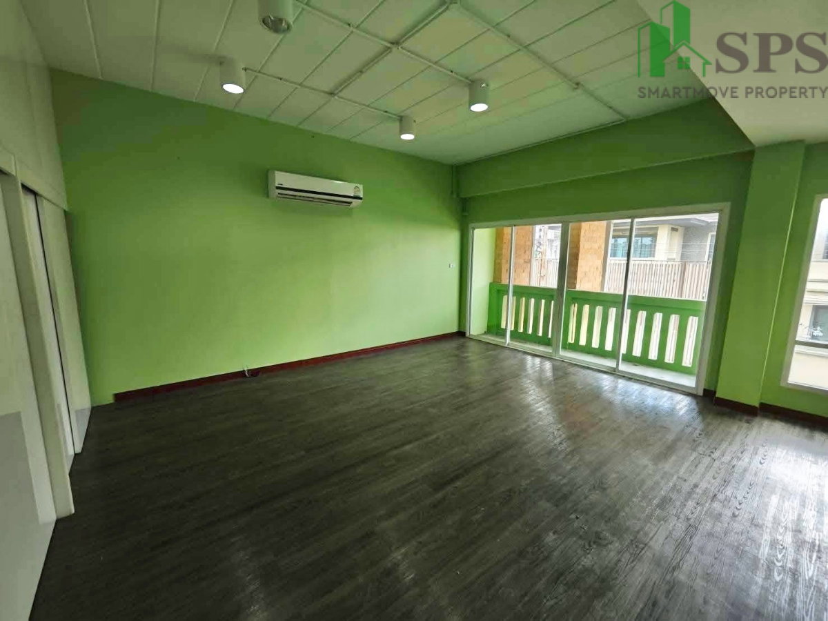 picture Office Building for Rent | On Nut 66 Near MRT Yellow Line, Si Srinagarindra 38 Station (SPSMG132) - 12/16