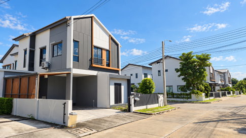 Semi-detached house for sale at Anasiri Bangna (49.4 sq. wah), 3 bedrooms, 3 bathrooms, corner unit.