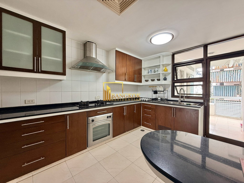 รูป Charming 3 Bedroom Apartment For Rent in Phrom Phong Area - BR20081AP - รูปที่ 9/42
