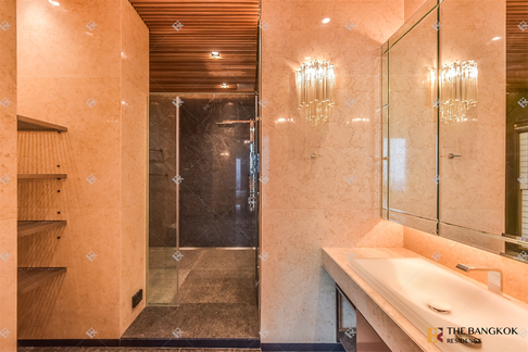 The Ritz Carlton Residence near BTS Chong Nonsi