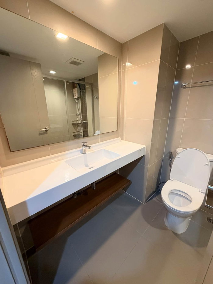 รูป 🔥 DUPLEX 2 ชั้น วิวสูง ชั้น 21! อยู่เหนือระดับกับ IDEO NEW RAMA 9 🔥  🏙️ ใครกำลังมองหาคอนโดดีไซน์เก๋ ๆ ต้องห้ามพลาดห้องนี้! - รูปที่ 4/8