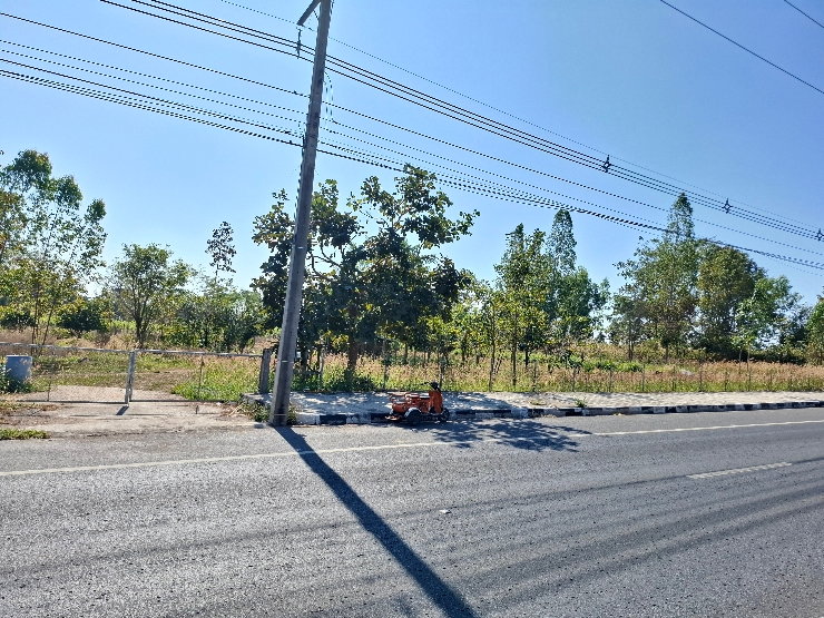 รูป ขายที่ดิน 8 ไร่ 3 งาน 56 ตร.ว. ติดถนน 4 เลน หน้ากว้าง 170 เมตร เมืองหนองบัวลำภู ราคา 10.9 ล้าน - รูปที่ 8/11