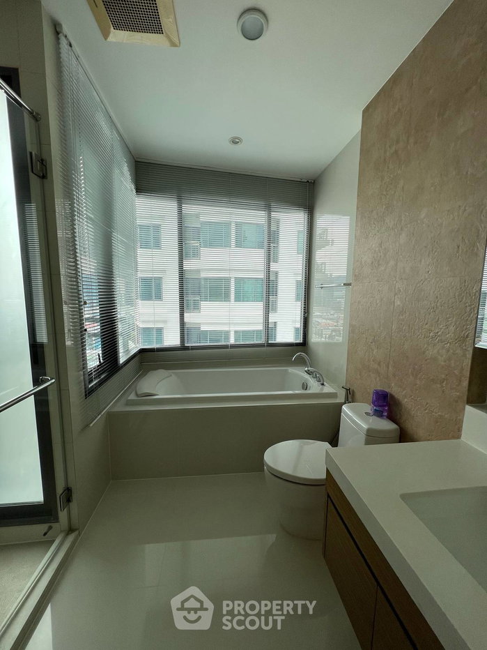 picture Large 1-BR 68 Sqm At Bright Sukhumvit 24 Near BTS Phrom Phong (ID 3388655) - 10/10