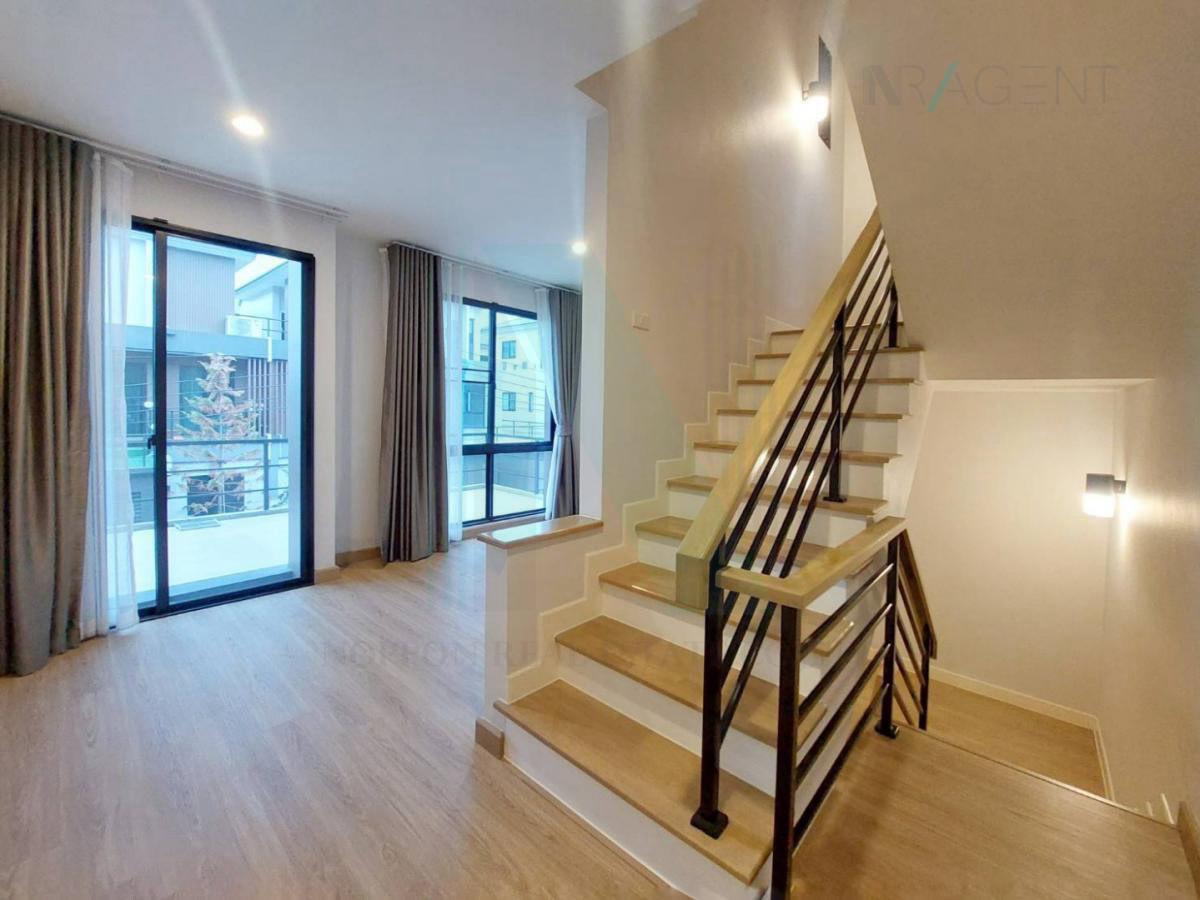picture For Sell Twin house NINYA KANLAPAPHRUEK 2-story 5 bedroom 5 bathroom - 5/8