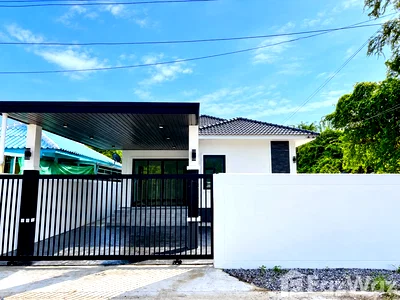 Houses for sale Hua Hin Prachaubkirikhan : 2 Bedroom House for sale in Thap Tai, Prachuap Khiri Khan  6855037
