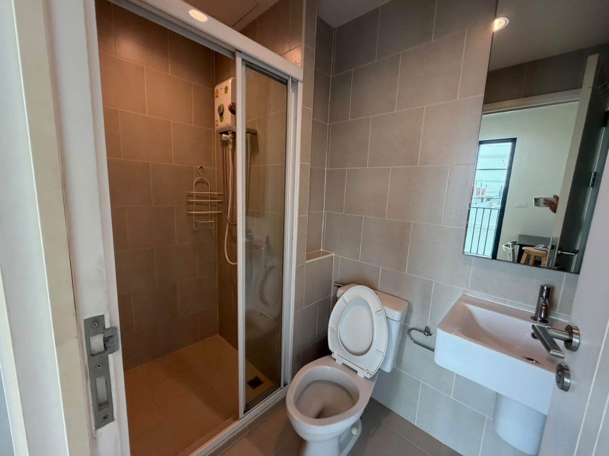 picture Cheap contract transfer! ð The Base Chaengwattana, new room, ready to move in. 7,500 THB/month ð - 3/7