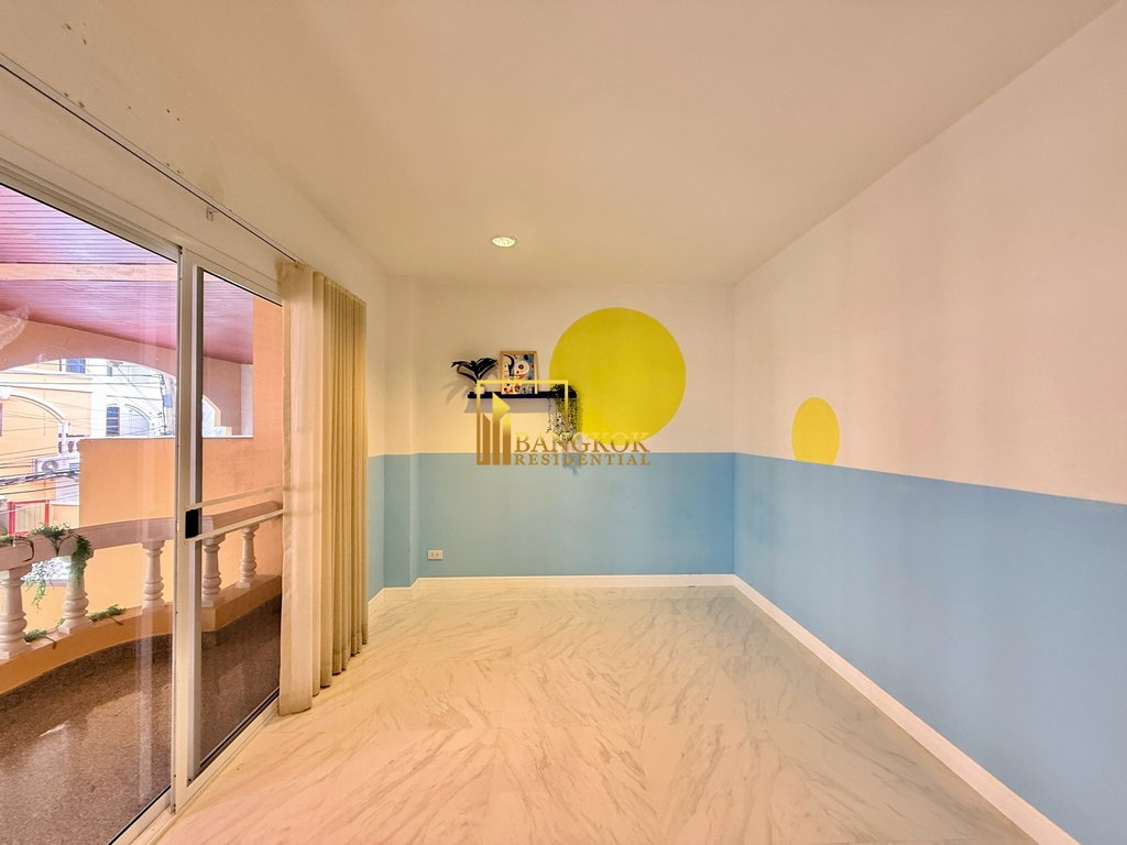 picture Thonglor Classic Home | Spacious 5 Bed Townhouse in Thonglor - BR49108TH - 10/44