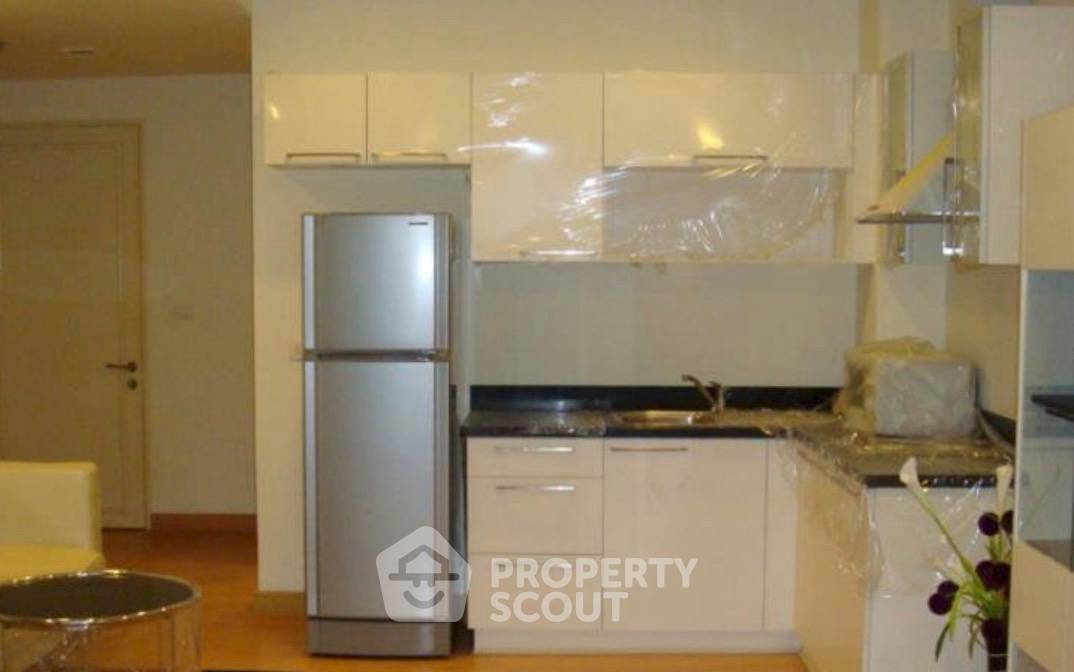 picture Studio Condo at Nusasiri Grand Condominium near BTS Ekkamai (ID 3388100) - 5/6