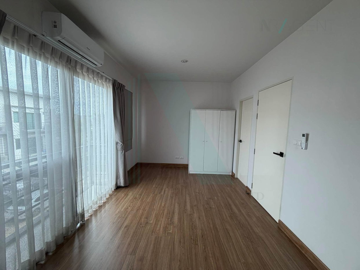 รูป ขายทาวน์เฮาส์ โครงการ บ้านกลางเมือง พหลโยธิน - รามอินทรา 3 ชั้น 3 ห้องนอน 3 ห้องน้ำ - รูปที่ 8/8