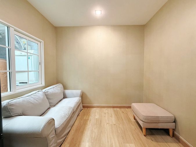 4-bed townhouse for rent, 103 sqm, 17.3 sq wah, Golden Town Vibhavadi - Chaengwattana