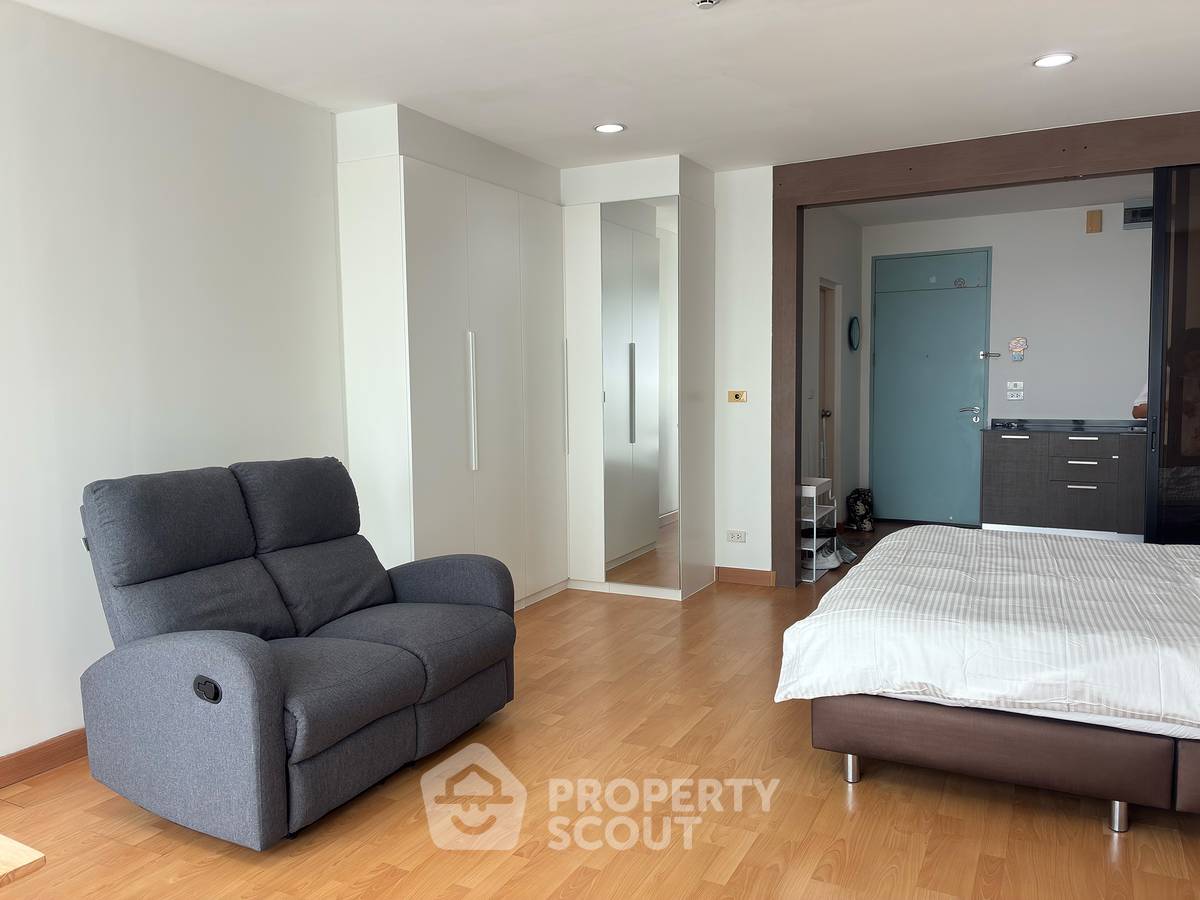 picture 1-BR Condo at St. Louis Grand Terrace near BTS Saint Louis (ID 785581) - 2/5