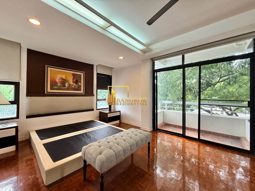 รูป Charming 3 Bedroom Apartment For Rent in Phrom Phong Area - BR20081AP - รูปที่ 11/42