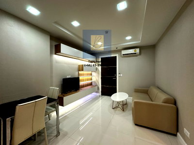 Condos for rent : For rent The Metropolis Samrong. Located next to BTS Samrong station. Good sound proof. Ready to move in. 