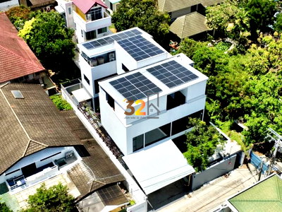 Houses for sale University of the Thai Chamber of Commerce : Detached house for sale, 97 sq. wah, Inthamara 28, ready to move in.