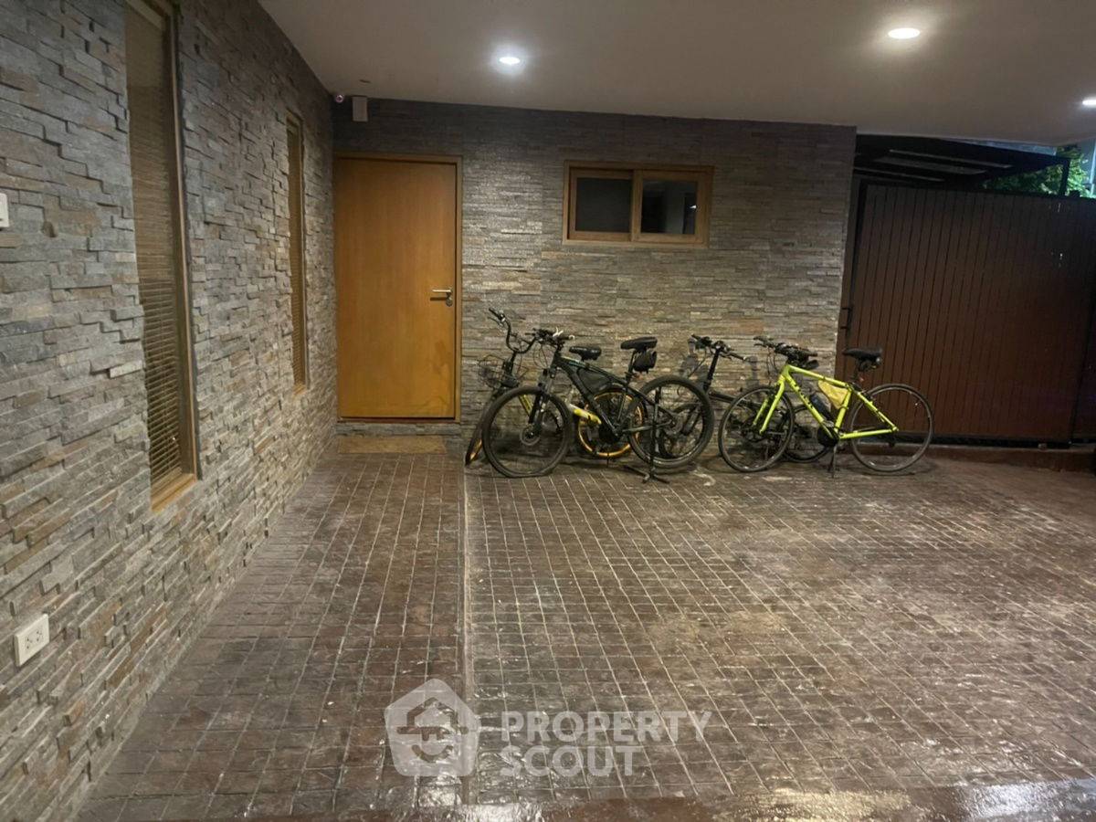 4-bed house for rent, 350 sqm, 59 sq wah, Suan Luang