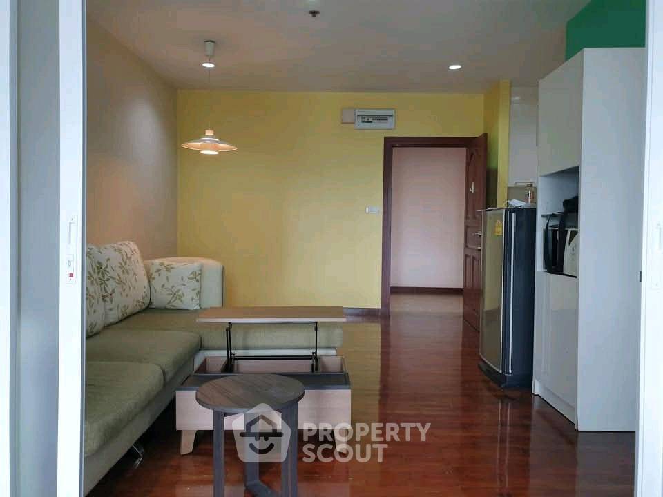 picture 2-BR Condo at PG Rama 9 near MRT Phra Ram 9 (ID 3384999) - 2/9