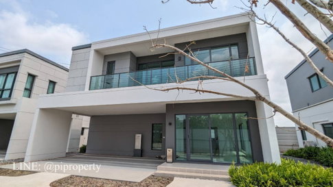 FOR RENT: Nice Villa at The Centro Bangna - Premium Location!