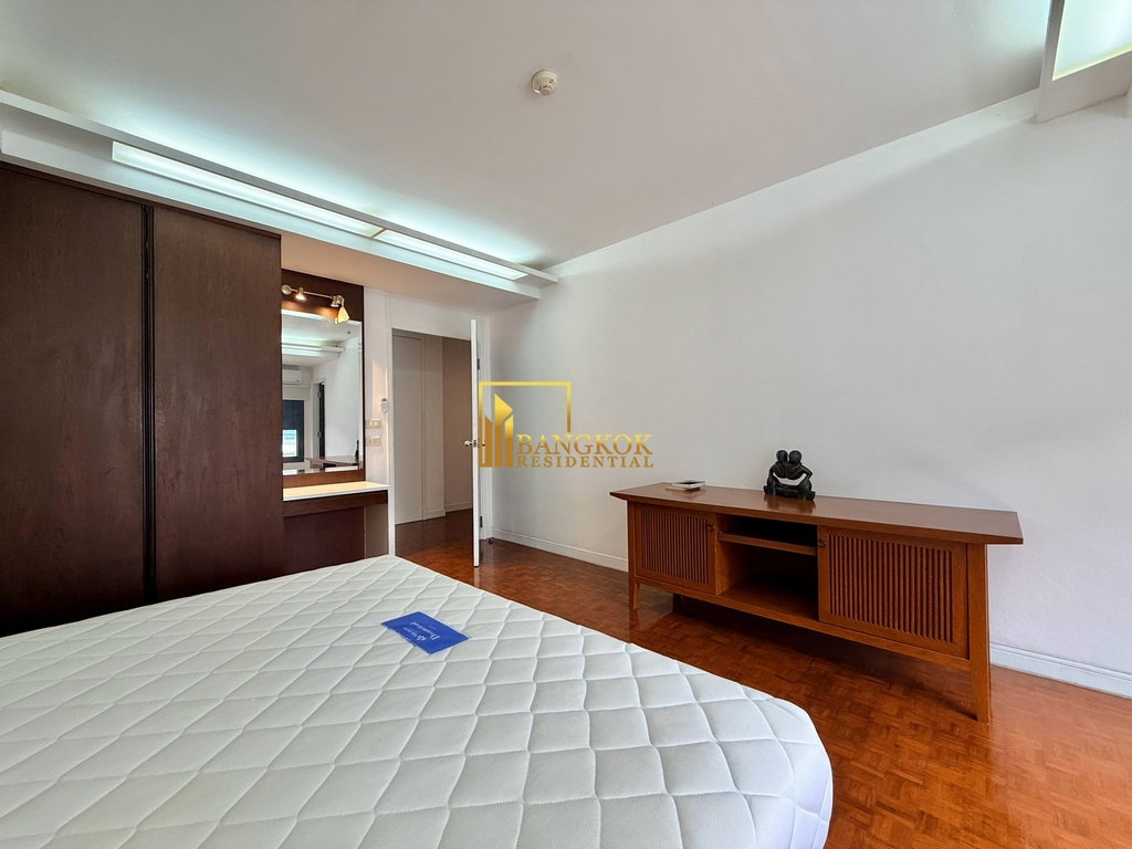 รูป Charming 3 Bedroom Apartment For Rent in Phrom Phong Area - BR20081AP - รูปที่ 26/42