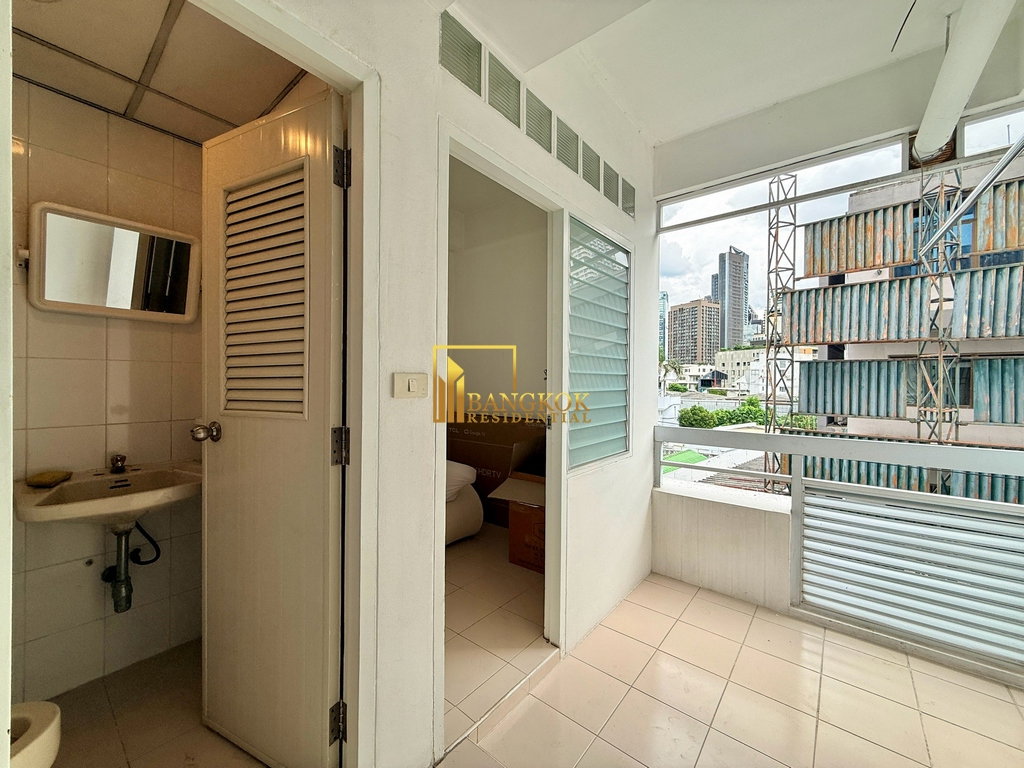 รูป Charming 3 Bedroom Apartment For Rent in Phrom Phong Area - BR20081AP - รูปที่ 31/42