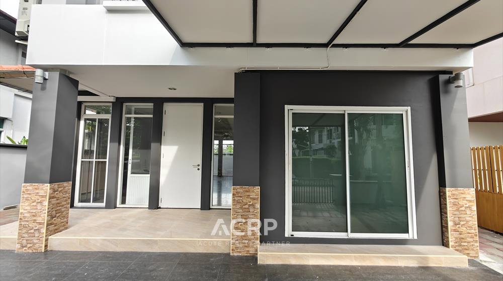 picture Bangkok Villa for Rent – Pradit Manutham - 1/12