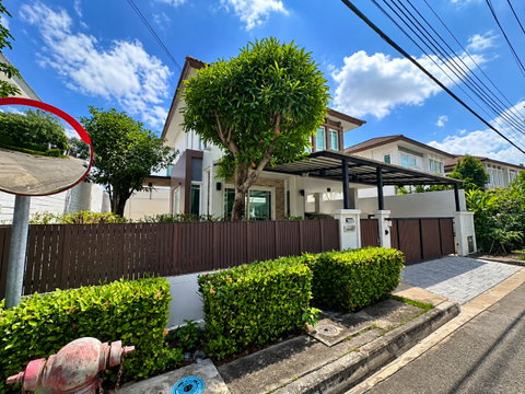 For Sale: Mantana Rama 9 – Srinakarin \| Krungthep Kreetha Soi 7 2-Storey Detached House | 50 sq.wah Land | 180 sq.m. Usable Area