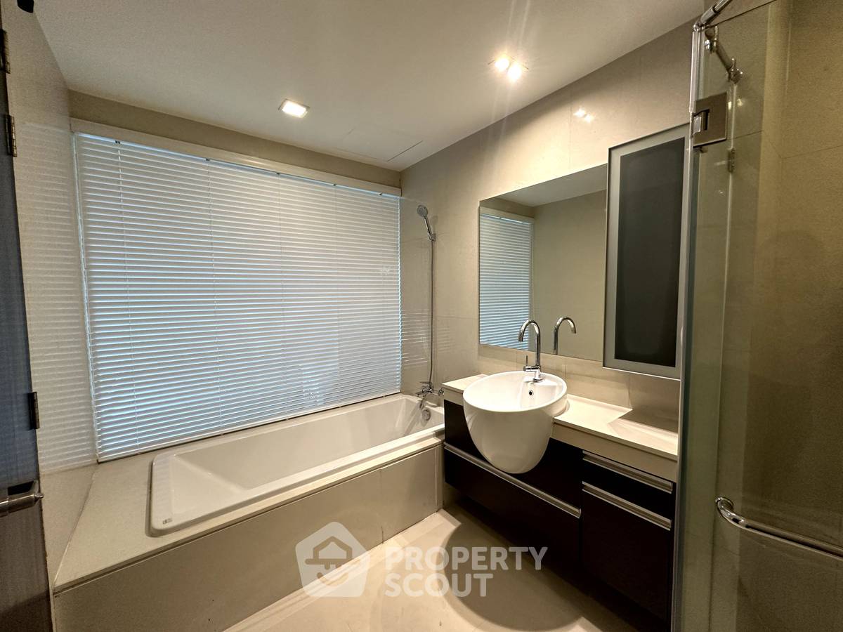 picture 33rd-Floor 3-BR At Sky Walk Residences, 200m To BTS Phra Khanong (ID 3391775) - 7/18