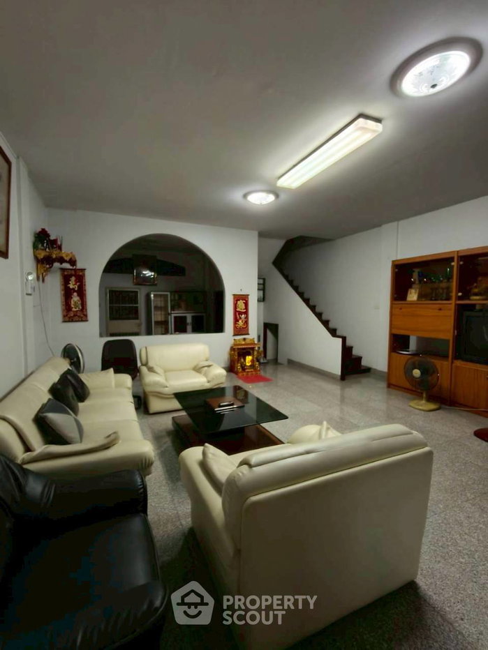 picture Pet-Friendly 3-BR House At Panwadee Village, Wang Thonglang (ID 3394985) - 7/37