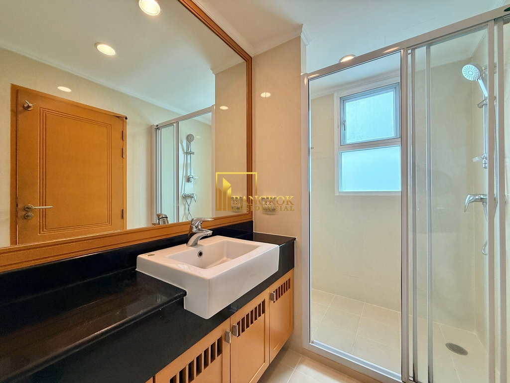 รูป Expansive 3 Bedroom Apartment For Rent in Phrom Phong Area - BR0345AP - รูปที่ 23/48