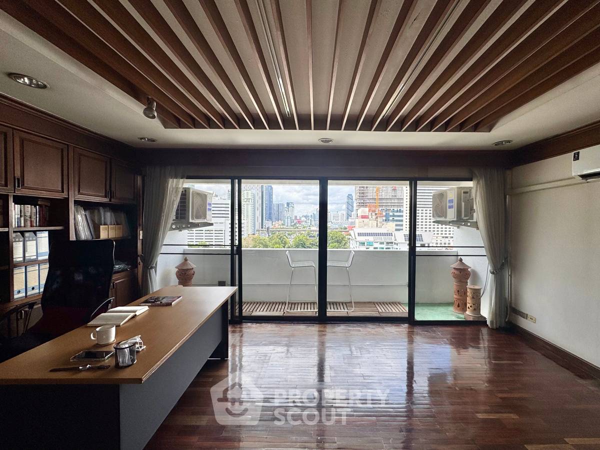 picture Pet-Friendly 3-BR Kiarti Thanee City Mansion Near MRT Phetchaburi (ID 3395848) - 1/11
