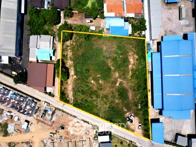 Land for sale Si Racha Chonburi : 3,856 m² Land for Sale in Bueng (ID 3393959)