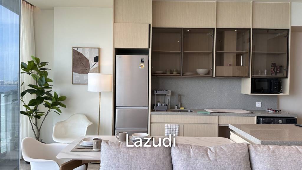 picture Luxurious 2-Bed Oceanfront Haven at Arom Wongamat - 5/9