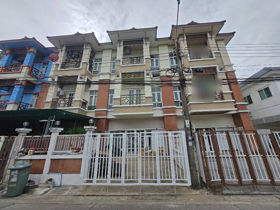 รูป ให้เช่า ทาวน์โฮม 3 ชั้น ซ. เฉลิมพระเกียรติ ร.9 ซอย 25 - รูปที่ 1/11