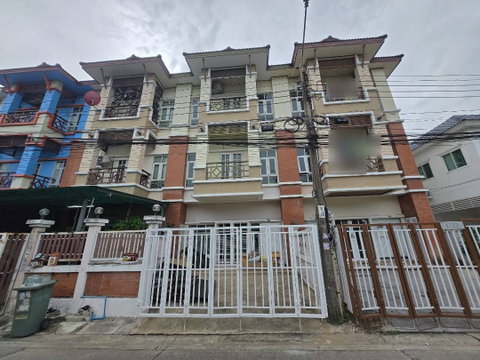 ให้เช่า ทาวน์โฮม 3 ชั้น ซ. เฉลิมพระเกียรติ ร.9 ซอย 25