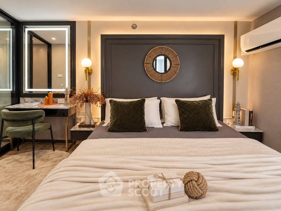 picture 200m To MRT Huai Khwang | 15th-Floor 2-BR SOHO Bangkok Ratchada (ID 3394544) - 21/21