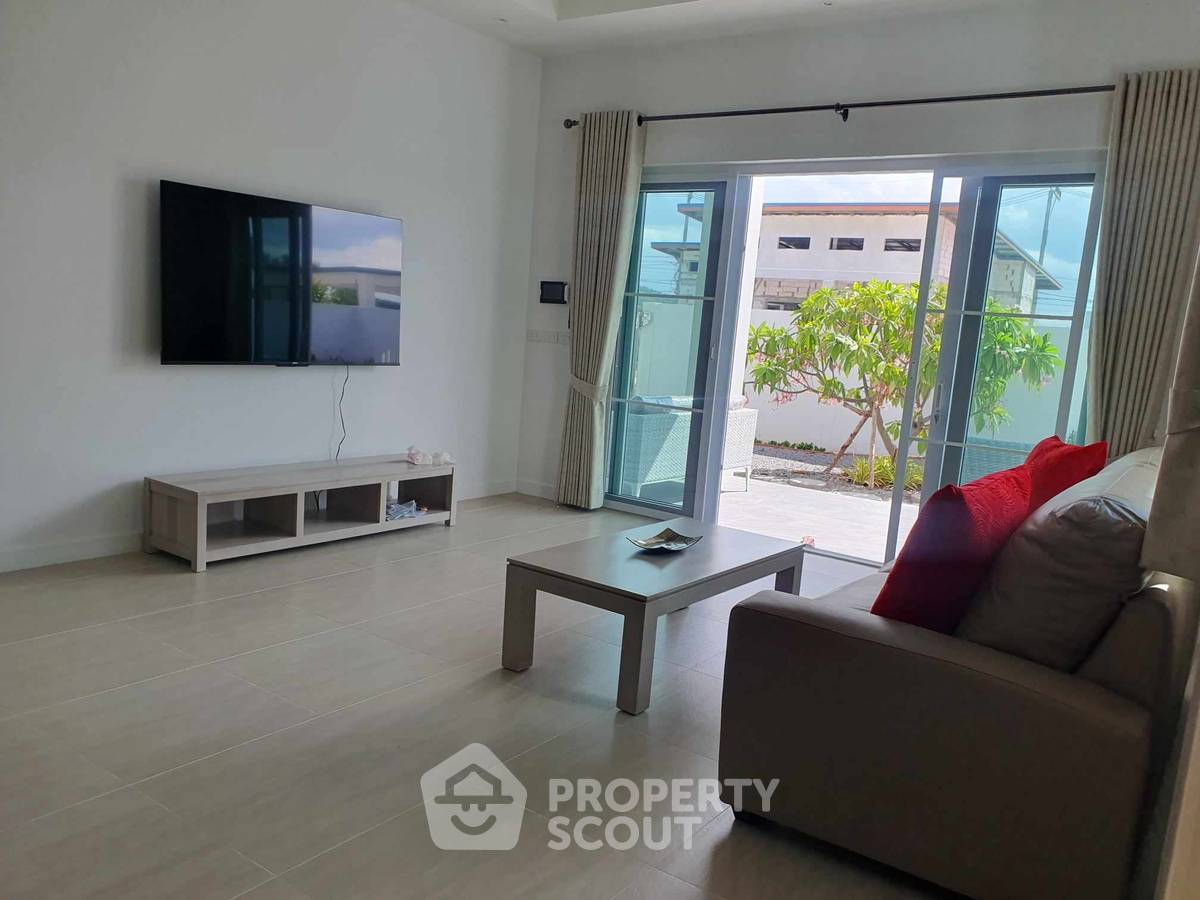 picture 195 Sqm 3-BR Villa In Thap Tai, Hua Hin (ID 1443458) - 10/22