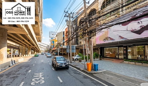 1.5-story commercial building for rent, 2 adjacent units, located on a main road near the Yellow Line (Srilasal) BTS station