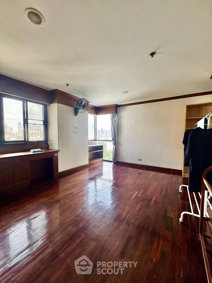 picture Pet-Friendly 3-BR Kiarti Thanee City Mansion Near MRT Phetchaburi (ID 3395848) - 4/11