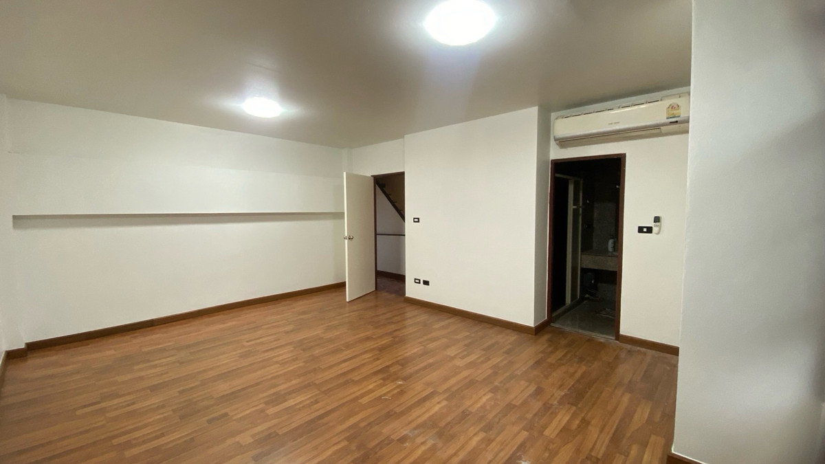 รูป 🏢✨ ให้เช่าโฮมออฟฟิศ 4 ชั้น ลาซาล 77 บางนา | พื้นที่ใหญ่ 300 ตร.ม. เหมาะทำ Home Office ใกล้รถไฟฟ้าสายสีเหลือง - รูปที่ 8/10