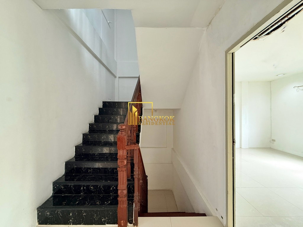 picture Thonglor Classic Home | Spacious 5 Bedroom Townhouse - BR49110TH - 30/38
