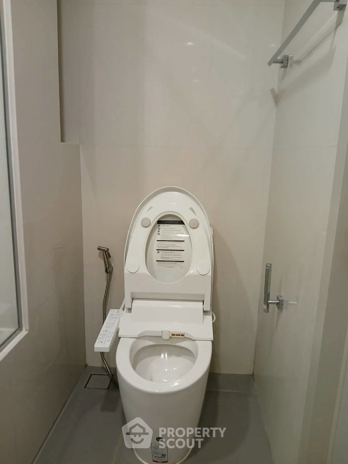 picture 1-BR Condo At Oka Haus Sukhumvit 36, Phra Ram 4 (ID 3391854) - 7/8