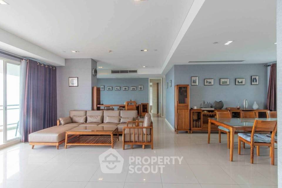 รูป คอนโด 3-ห้องนอน ที่ รีเฟล็คชั่น จอมเทียน บีช พัทยา ใกล้ เมืองพัทยา (ID 3390829) - รูปที่ 3/31