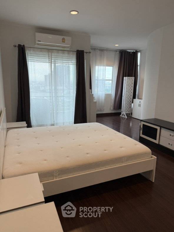 picture 3-BR Condo at The Fourwings Residence in Hua Mak (ID 3393319) - 9/12