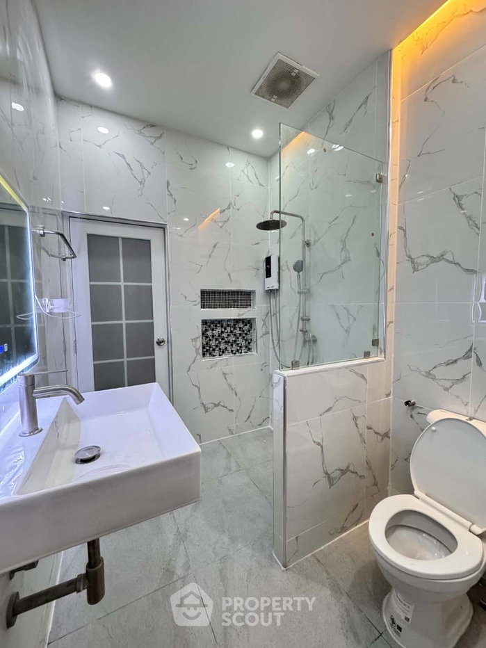 รูป ทาวน์เฮ้าส์ 2 ห้องนอน เลี้ยงสัตว์ได้ ที่ Beautiful Ready-To-Move-In Home (ID 3393471) - รูปที่ 16/28