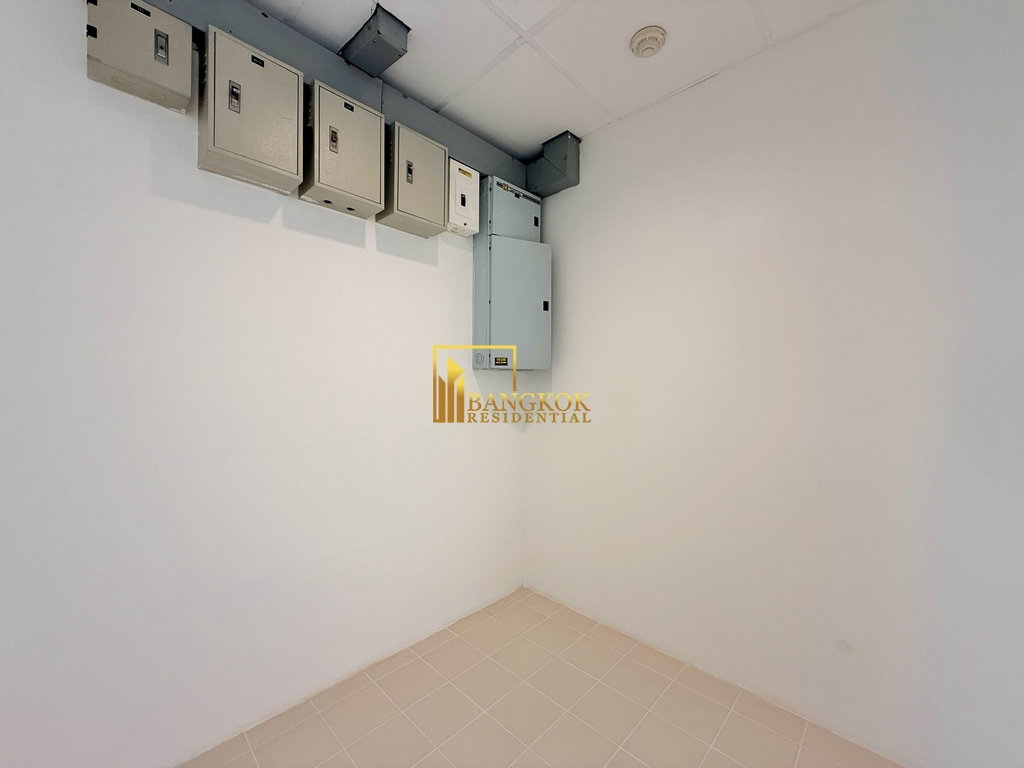 รูป Expansive 3 Bedroom Apartment For Rent in Phrom Phong Area - BR0345AP - รูปที่ 29/48