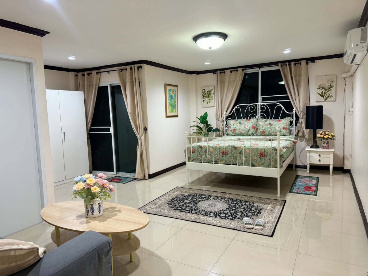 รูป 🏢✨ FOR RENT ทาวน์โฮม 4 ชั้น ROYAL NAKARIN VILLA 5 ห้องนอน 5 ห้องน้ำ Home Office พื้นที่ใช้สอยขนาดใหญ่ 5 - รูปที่ 10/18