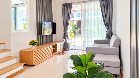 ปล่อยเช่าโกลเด้น ทาวน์ เชียงใหม่–กาดรวมโชค | 3 ห้องนอน 2 ห้องน้ำ 💰ให้เช่า 22,500 บ./ด.
📌 บ้านเช่าพร้อมอยู่ ทำเลใกล้เมือง ใกล้รวมโชคมอล , #ใกล้เซนเฟส