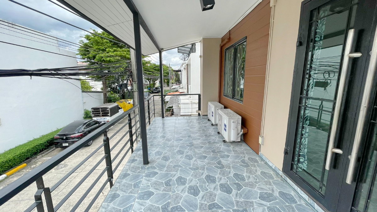 รูป ให้เช่าบ้าน หลังมุม ปรับปรุง ย่านวัดลาดปลาเค้า - รูปที่ 13/19