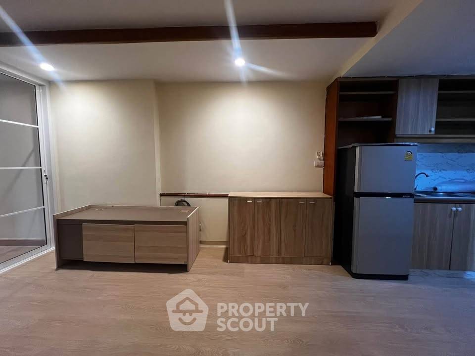 picture 1-BR Condo at Sukhumvit Suite near BTS Nana (ID 3390053) - 2/8