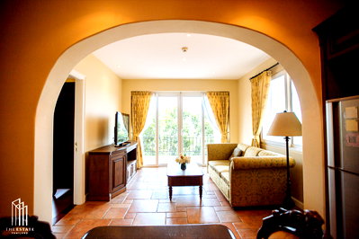 คอนโดให้เช่า : For rent Magnolias Southern California Condo ห้องสวยอบอุ่นโปร่งโล่ง ครัวครบ วิวต้นไม้ร่มรื่นชั้นกำลังพอดี สงบเป็นส่วนตัว @26,000 Baht